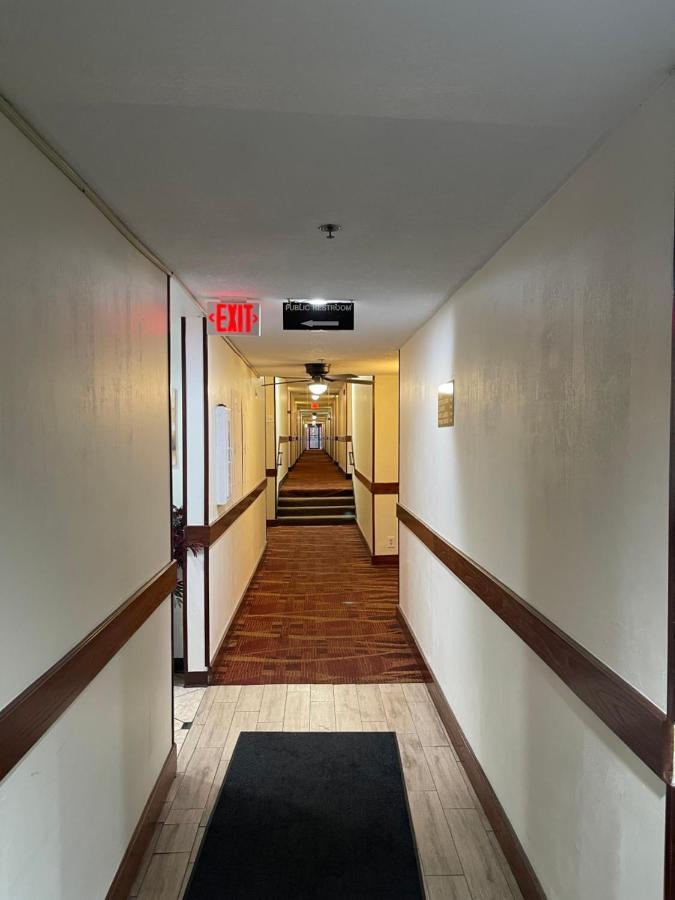 Ramada By Wyndham Airport North 2*