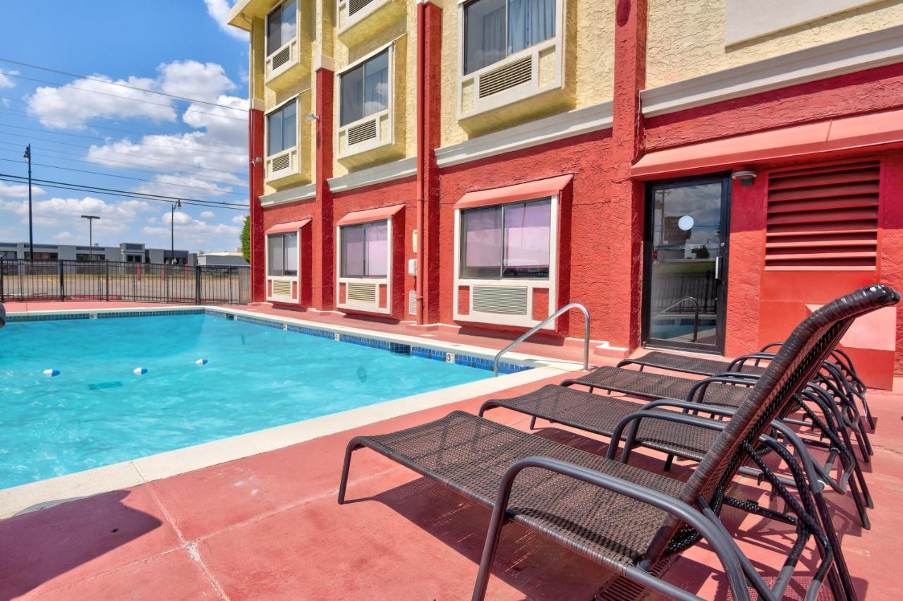 Ramada By Wyndham Airport North Hotel