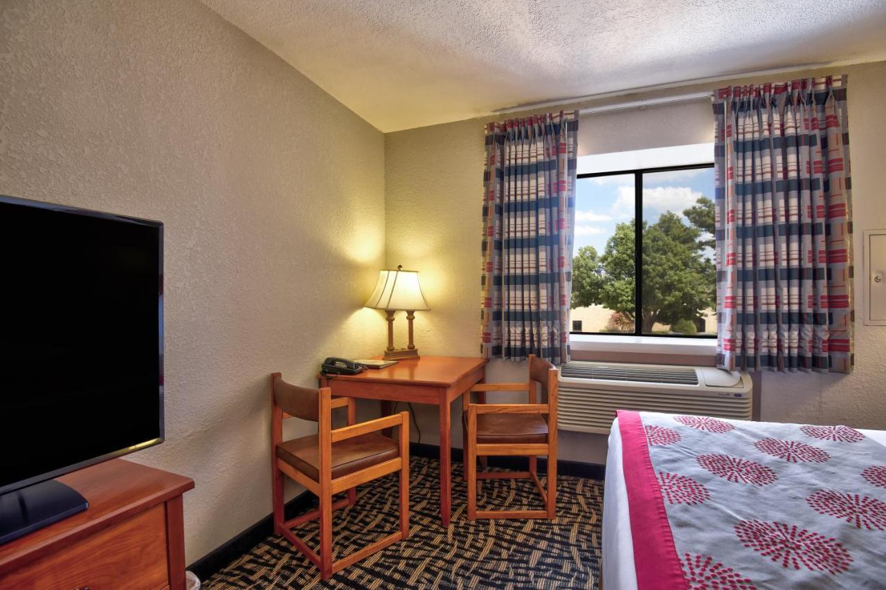 Hotel Ramada By Wyndham Airport North