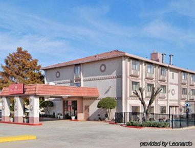 Hotel Ramada By Wyndham Airport North 2*