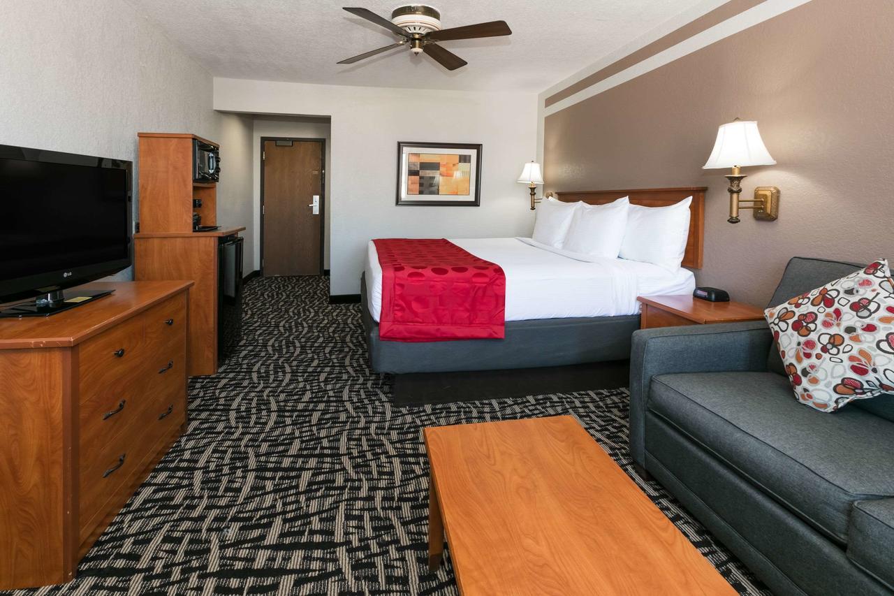Ramada By Wyndham Airport North Hotel