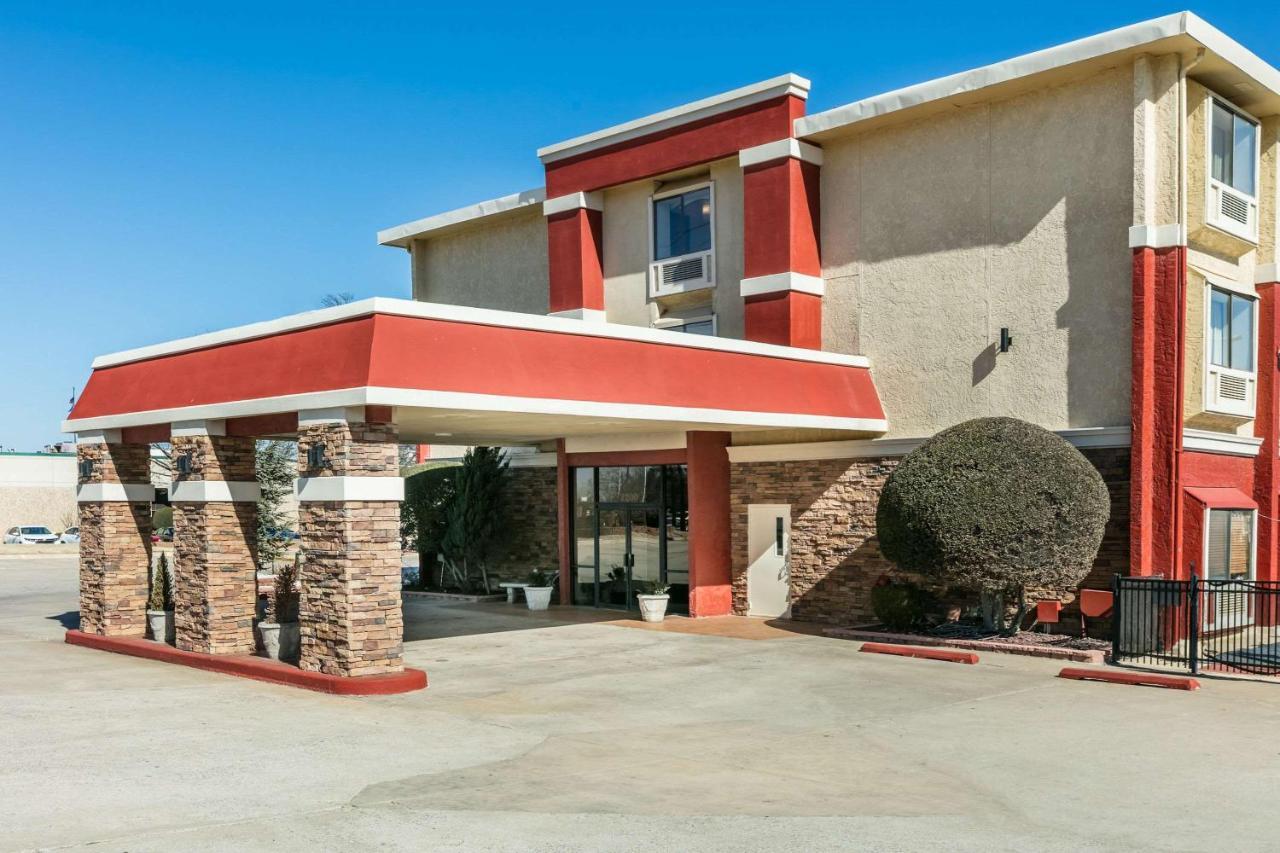 Ramada By Wyndham Airport North 2*